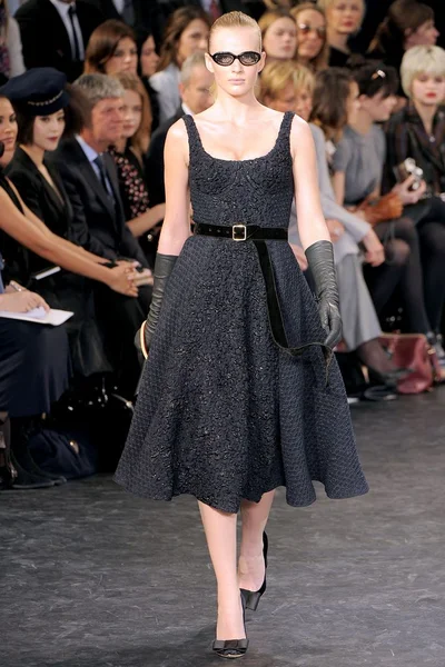 Look 12